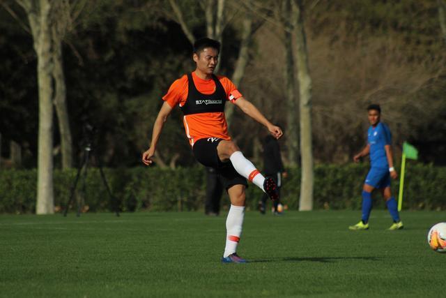 胡梅尔斯前妻：我非常爱我的前夫 我生活中缺男人